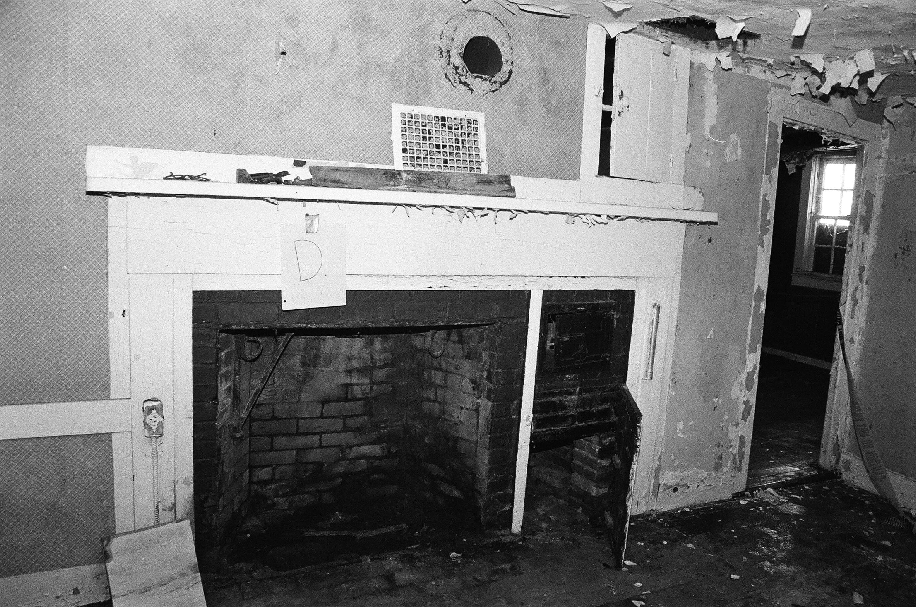Akin House, kitchen firebox