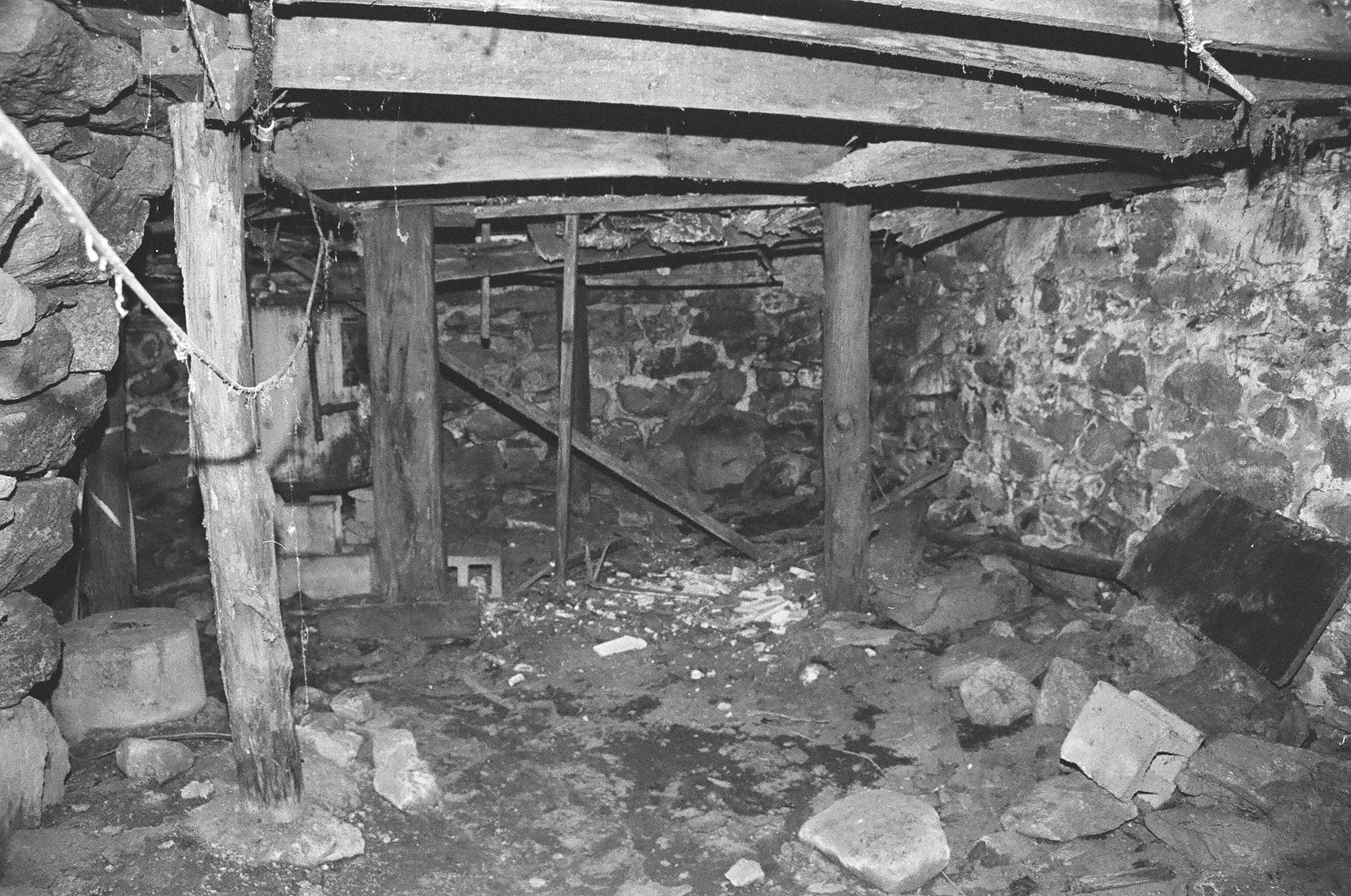 Akin House, cellar foundation