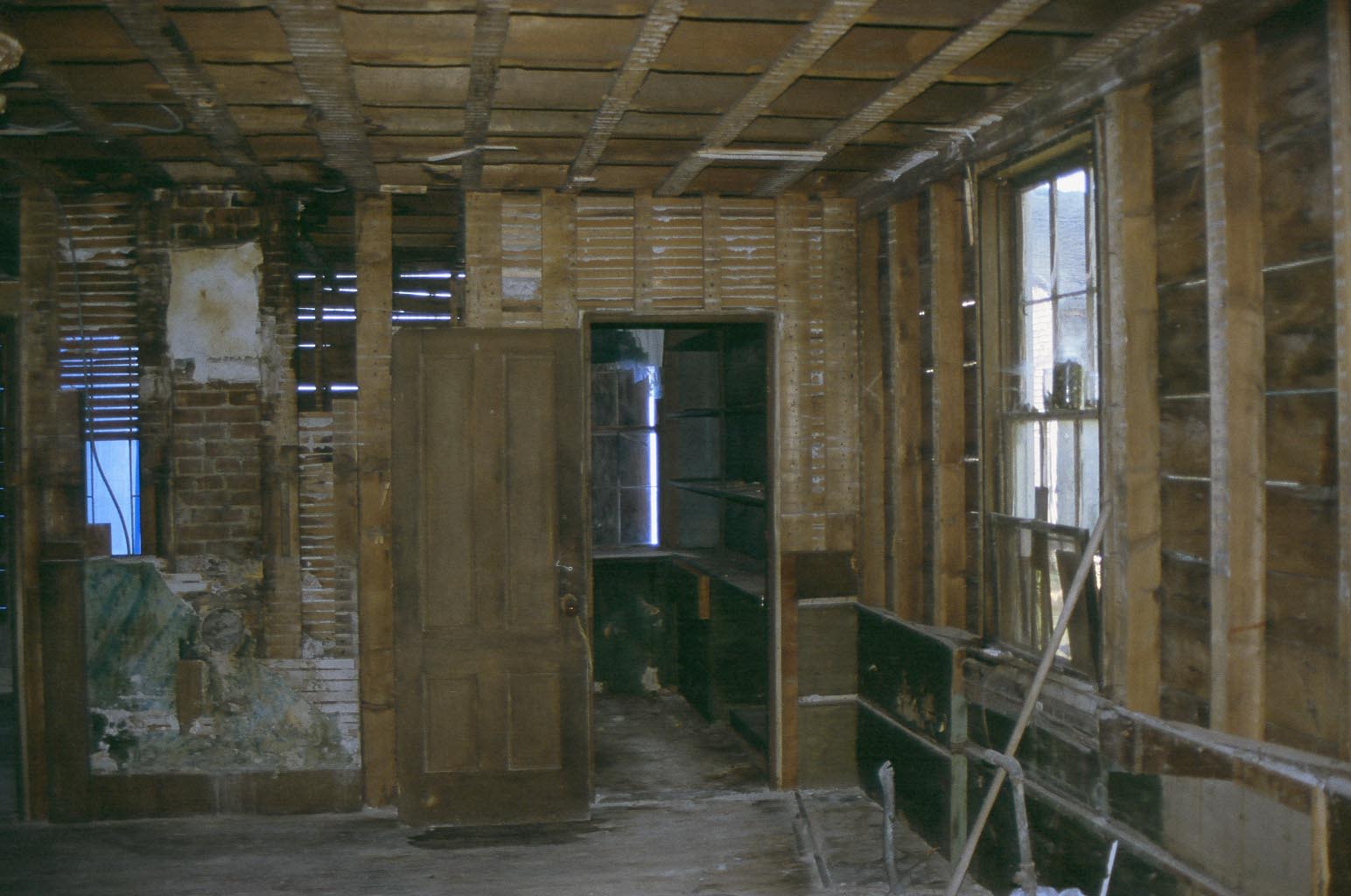 Pantry in Ell Kitchen