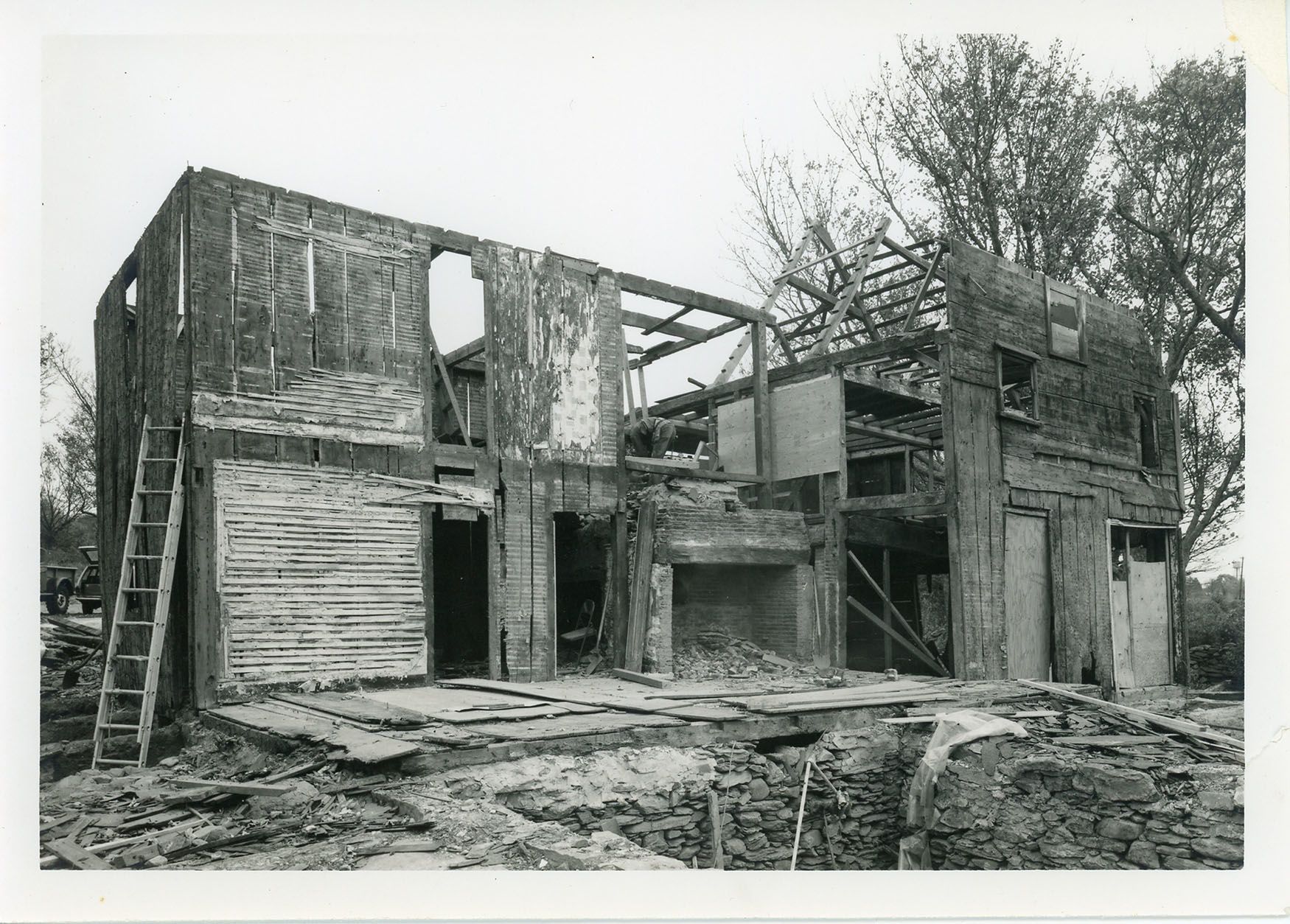 Dismantling the Mott House in 1973